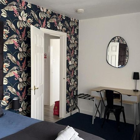 Crown Street Getaway Apartman Ayr Kültér fotó